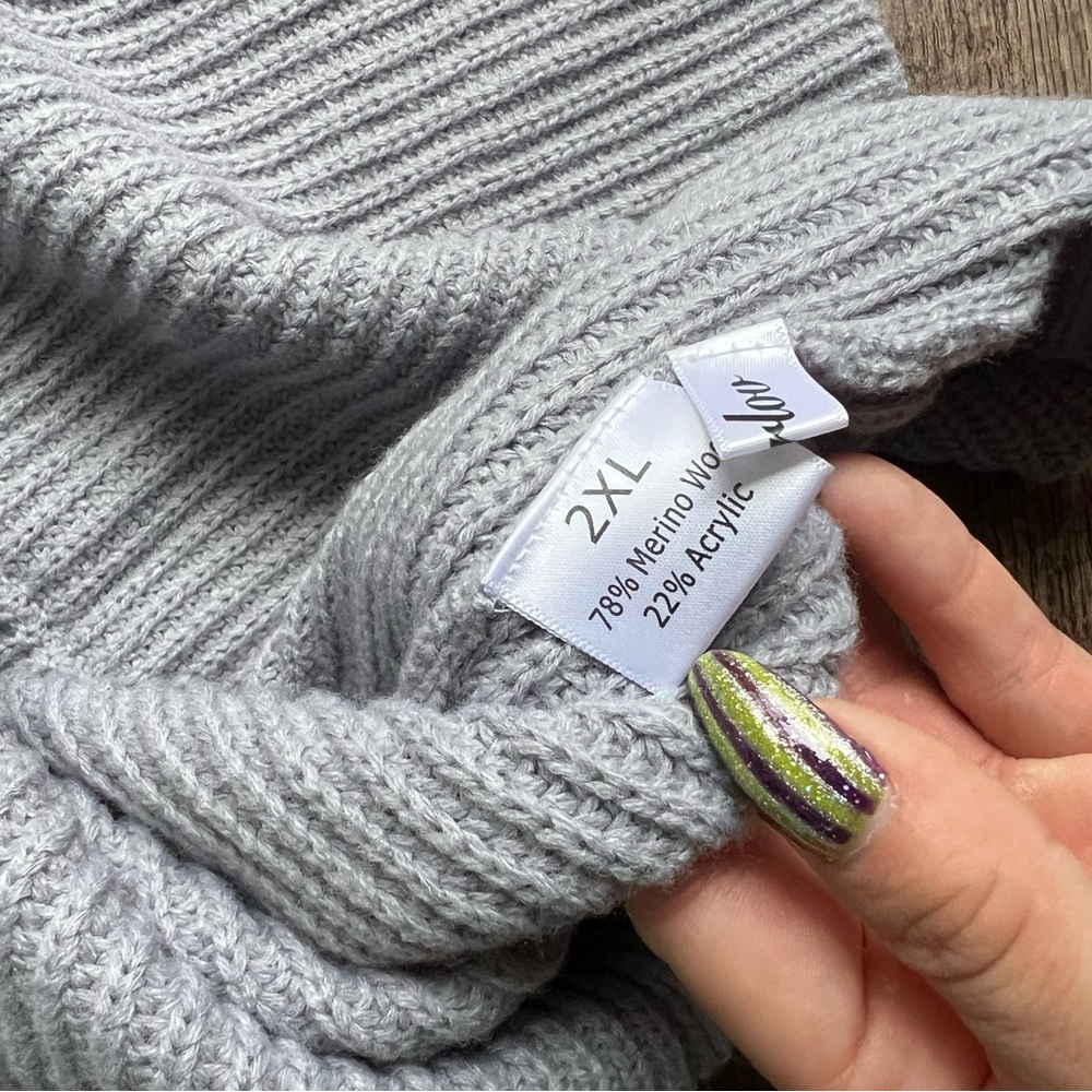 Gray Ribbed Women's Top - Picture 3 of 3